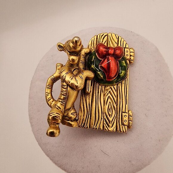 Vintage Disney Tigger Christmas Door Pin Brooch - Picture 1 of 5